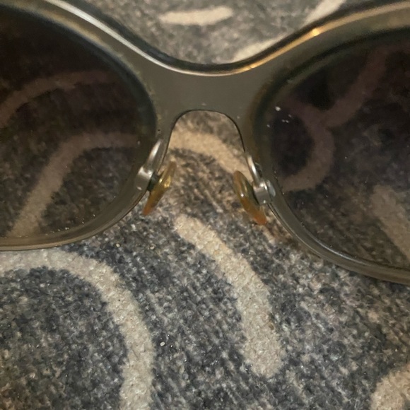 Burberry Sunglasses used/ damaged condition - Picture 7 of 10